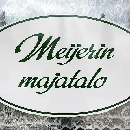 Bed & Breakfast Paksuniemen Majatalo Rääkkylä