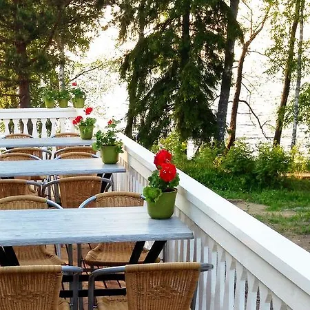 B&B Paksuniemen Majatalo Rääkkylä