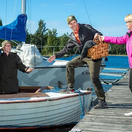 Bed & Breakfast Paksuniemen Majatalo Rääkkylä