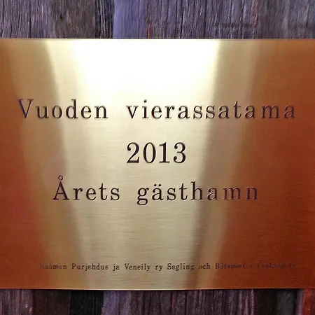 Bed & Breakfast Paksuniemen Majatalo Rääkkylä