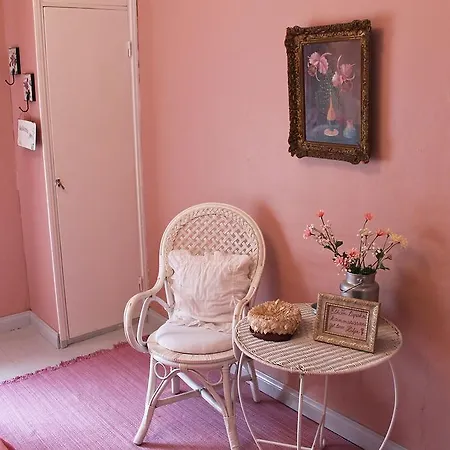 Bed & Breakfast Paksuniemen Majatalo