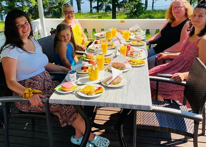 Paksuniemen Majatalo Panzió